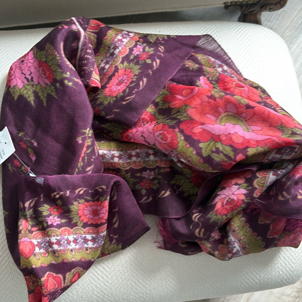 New cashmere and silk scarf